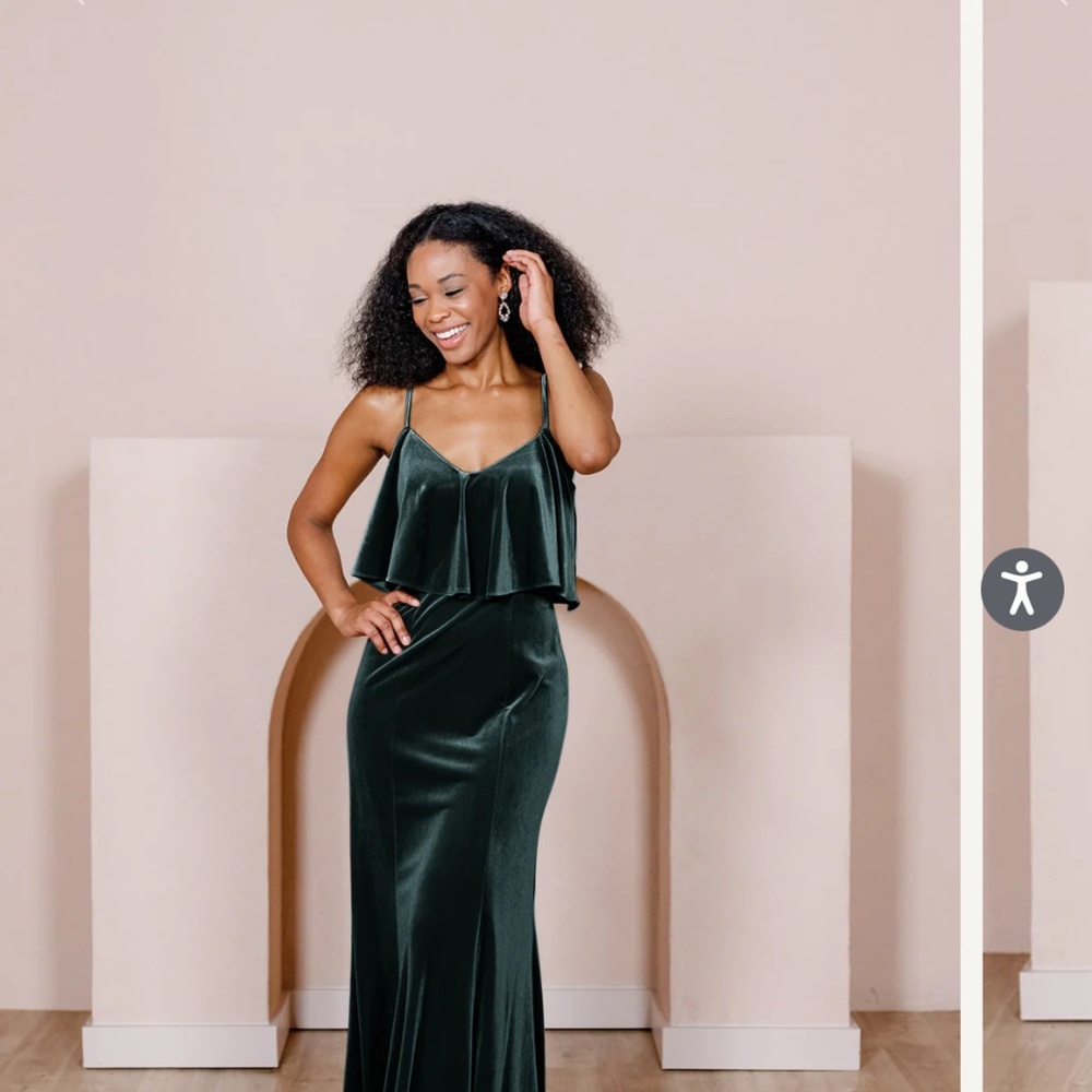 Revelry Riley Convertible Velvet Dress in classic emerald (614)